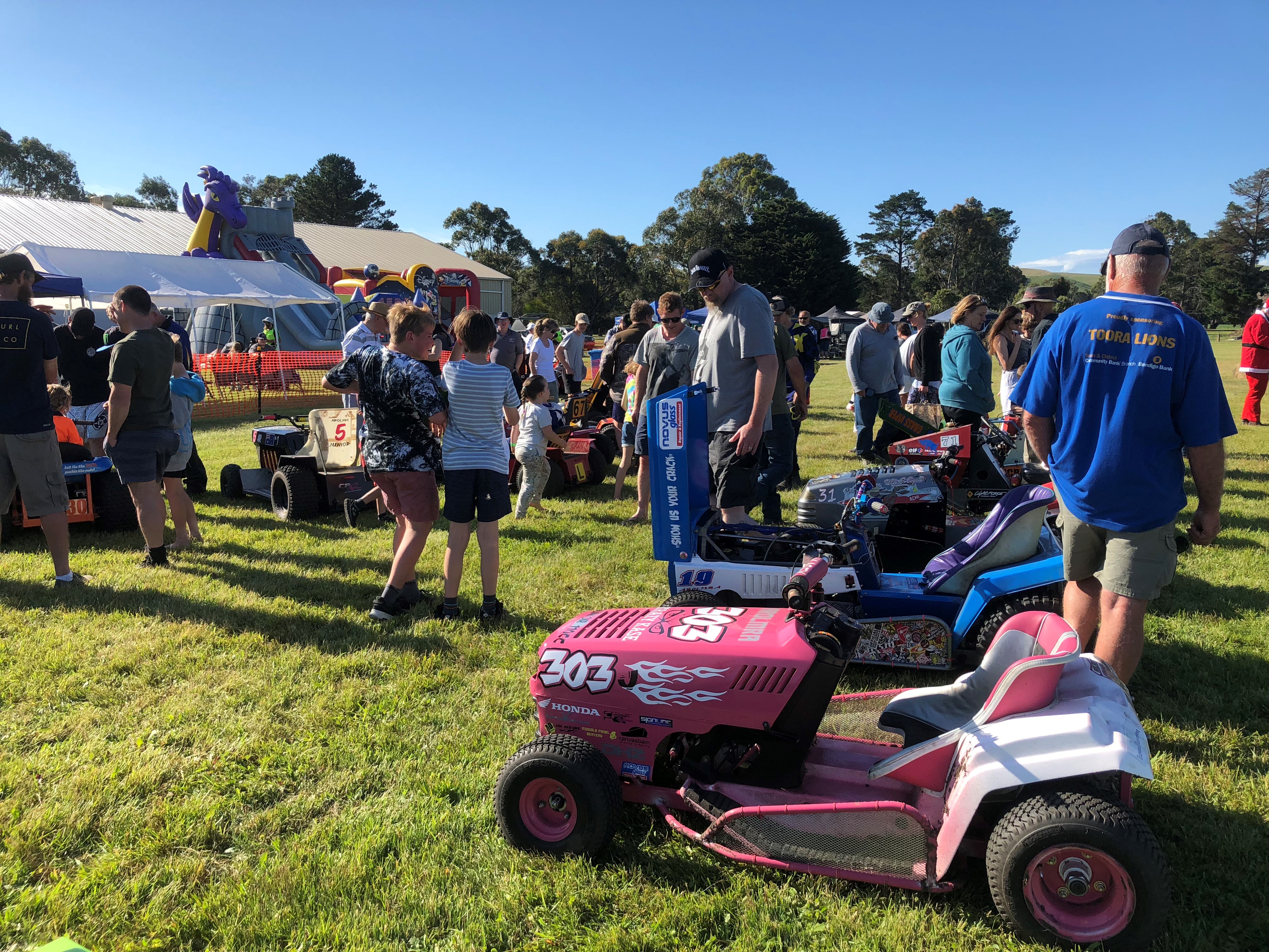 The crowd getting amongst the mowers during the break